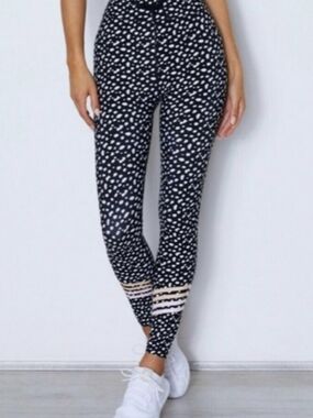 Sarah's Day x White Fox Leggings